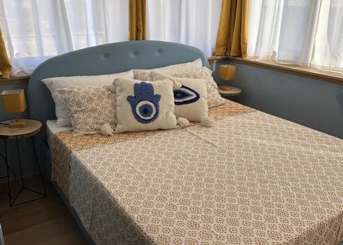 לינה וארוחת בוקר Molablu