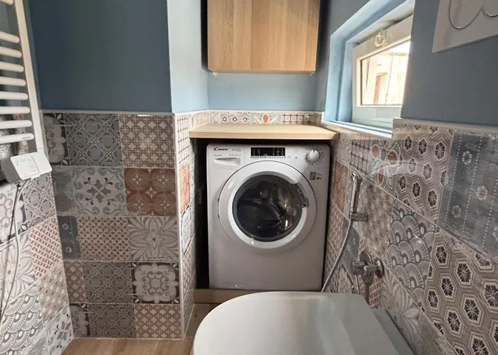 לינה וארוחת בוקר Molablu 3*